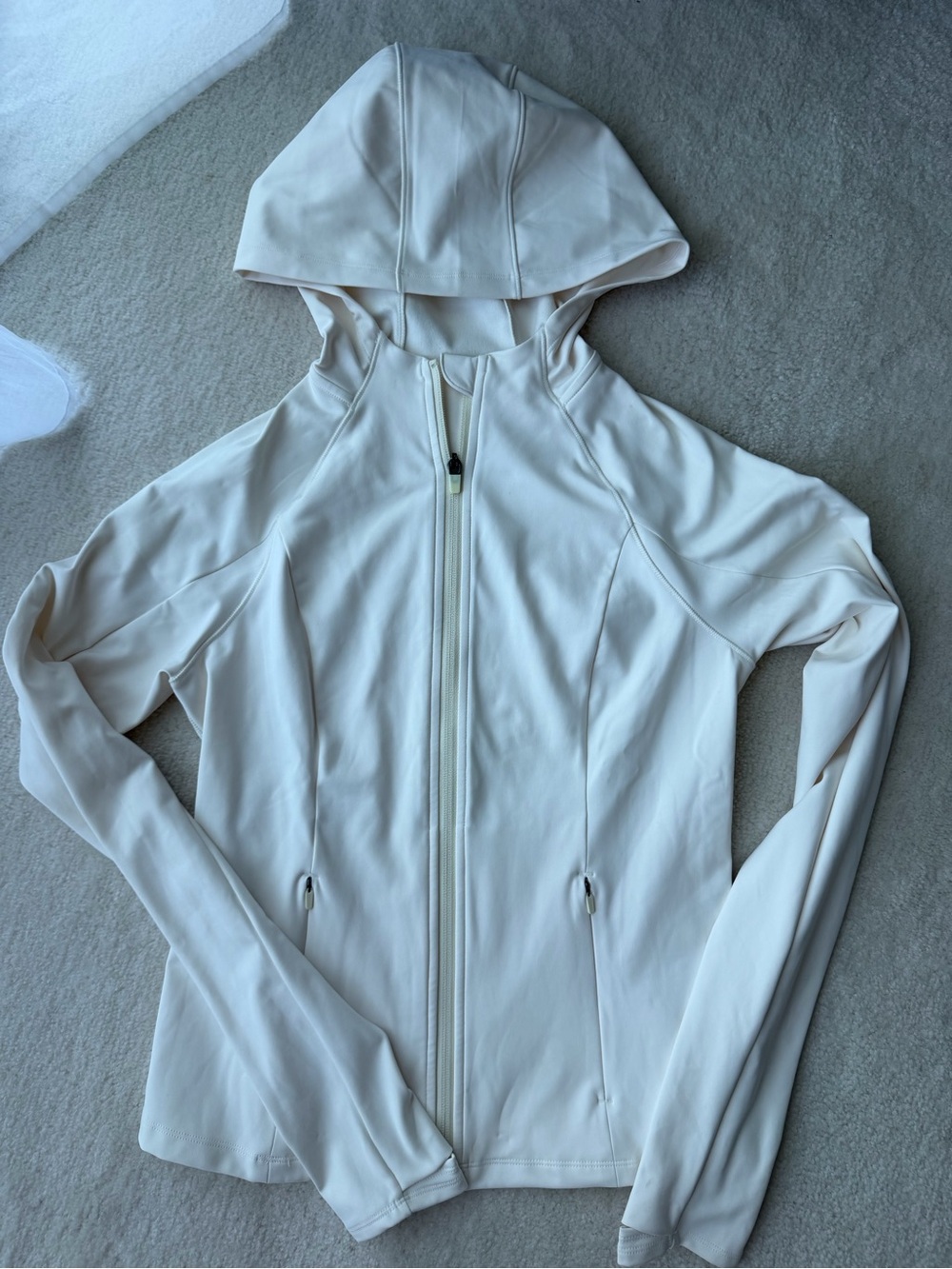 BNWOT Beyond Yoga Hooded Cream Pacer
Fleece-Backed Full Zip Jacket